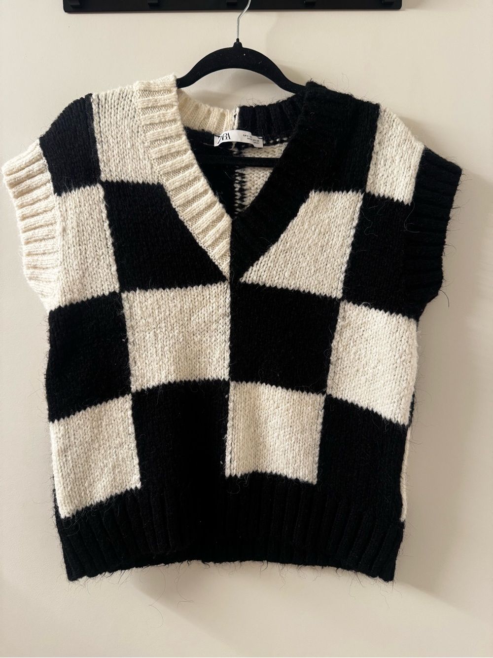 Zara Black and White Checkered Knit Vest
